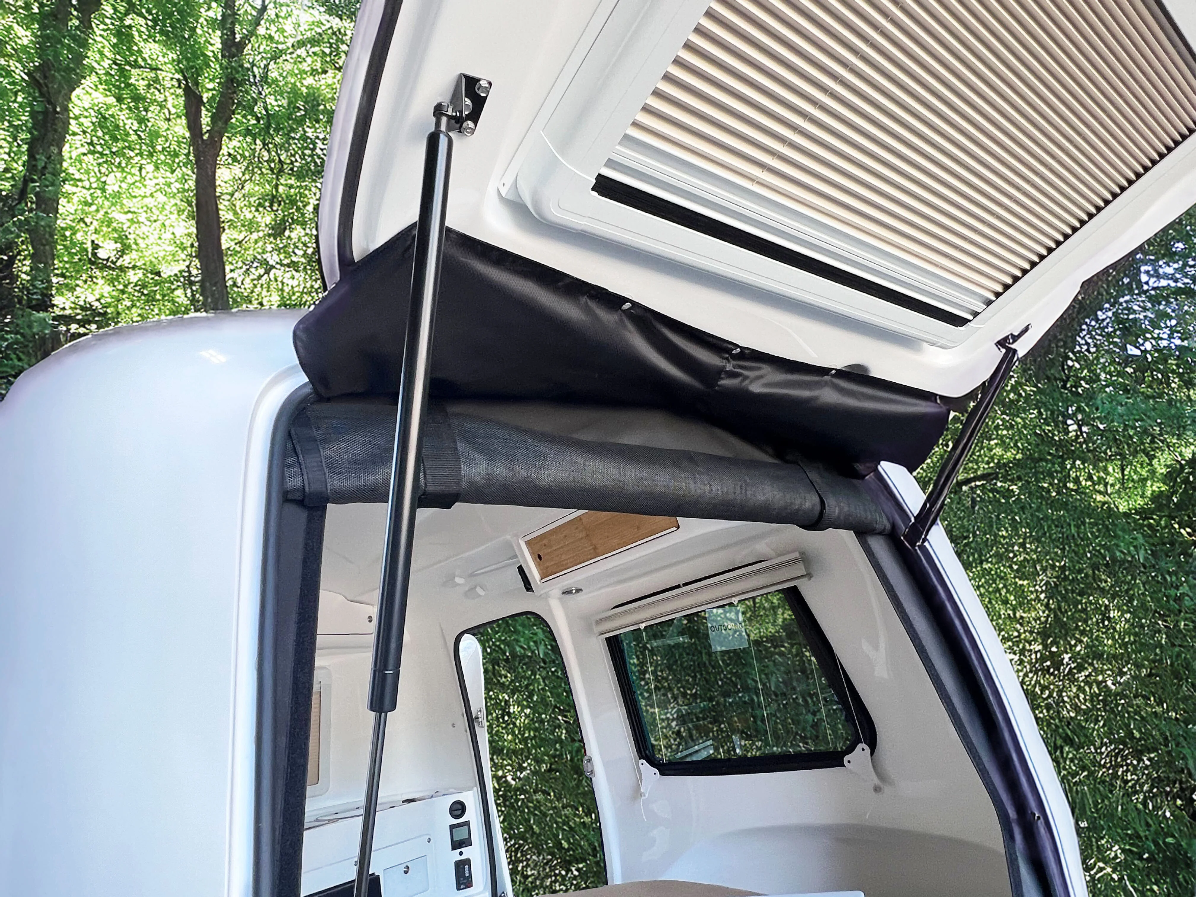 Rainguard for the Rear Hatch - Image 3